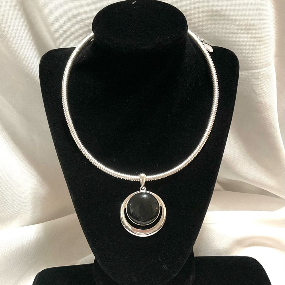 Liz Claiborne Silver tone Flat Rope Chain with Pendant Necklace - Picture 2 of 7